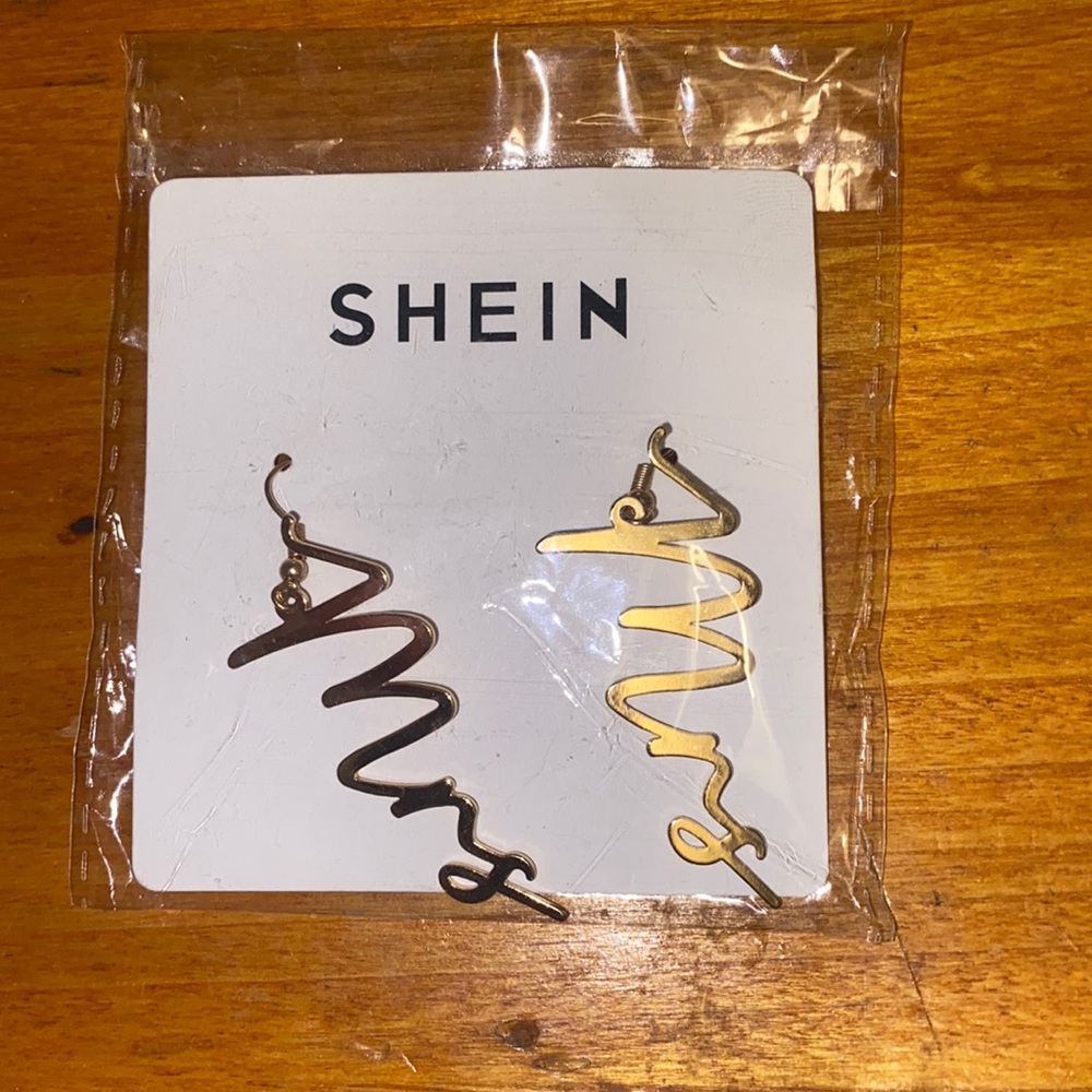 Mrs earrings